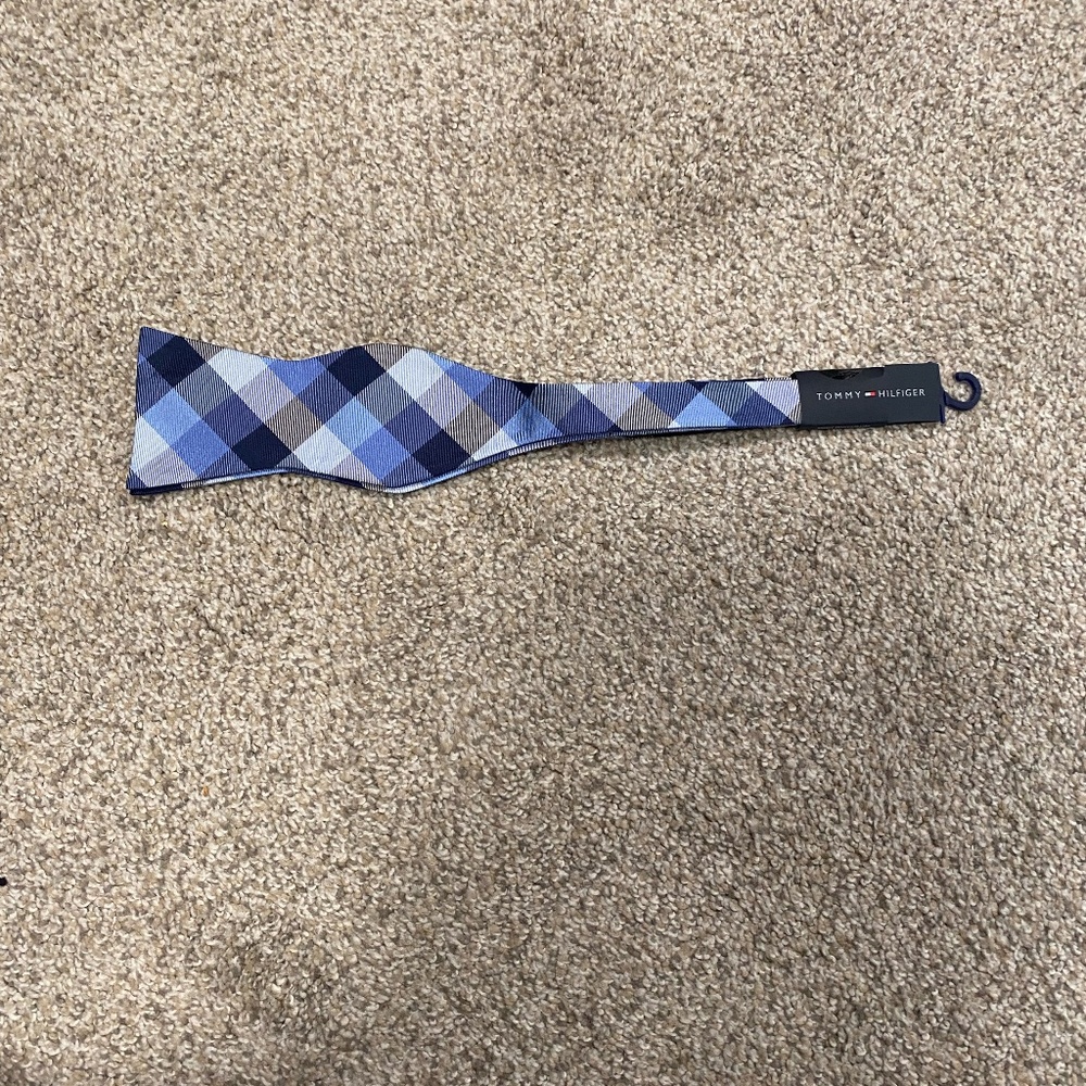 Gingham bow tie